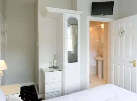 Almara 3* دبلن